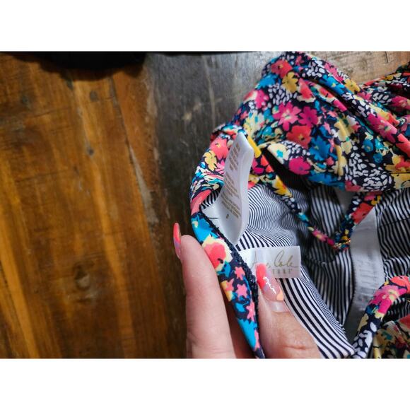 Ladies Swimsuit Bundle - Size 8 - 3 Pieces Total - Picture 9 of 11